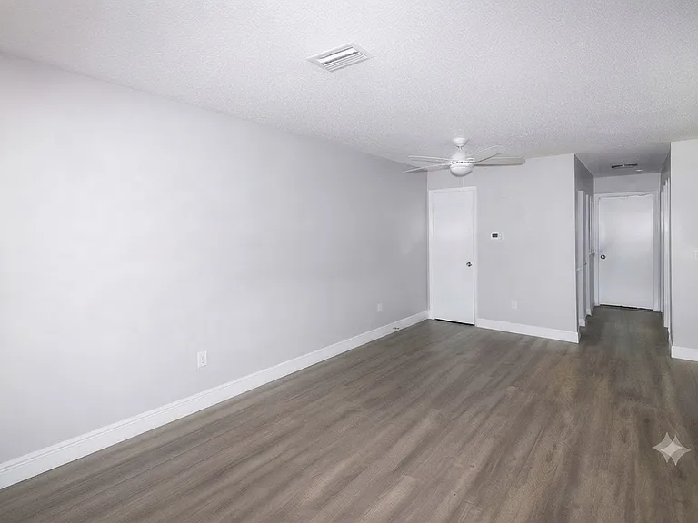 1834 Bough Ave #4 — Photo 5