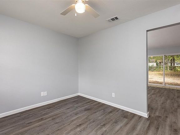5th image of 1517 E Park Blvd