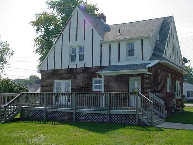 2nd image of 2401 Brown Rd