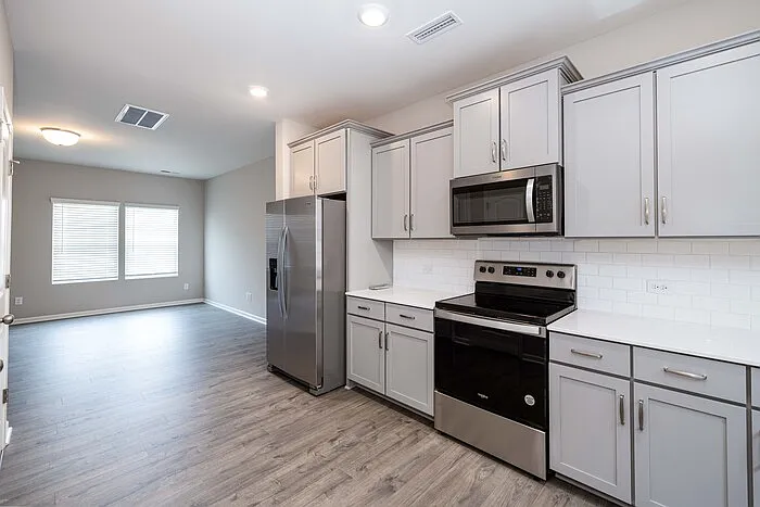 11032 Woodland Creek Way — Photo 7