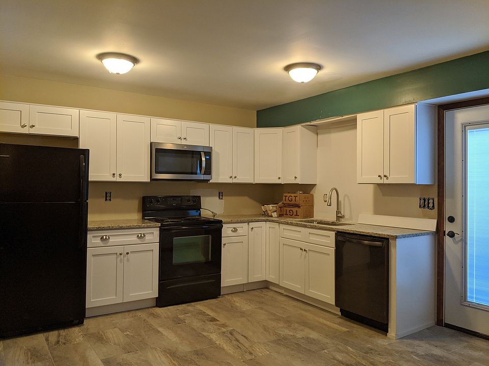 1st image of 25 Winne Pl APT B