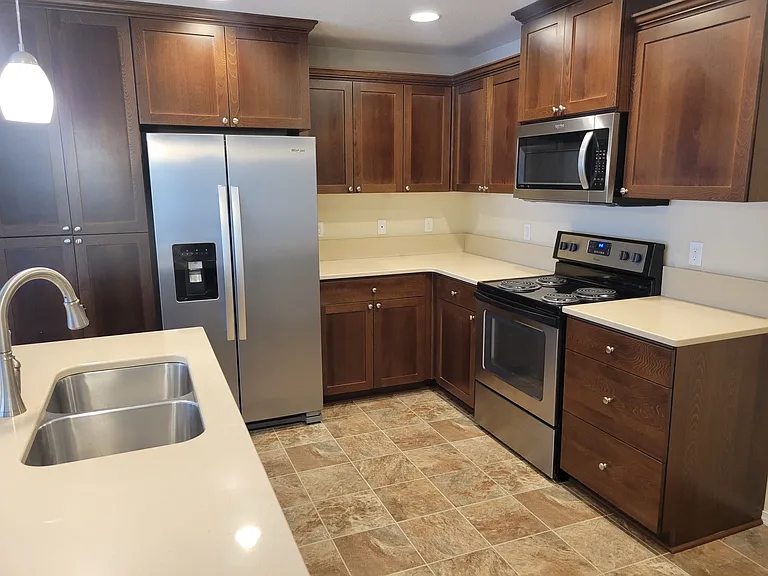 250 16th St SE — Photo 5
