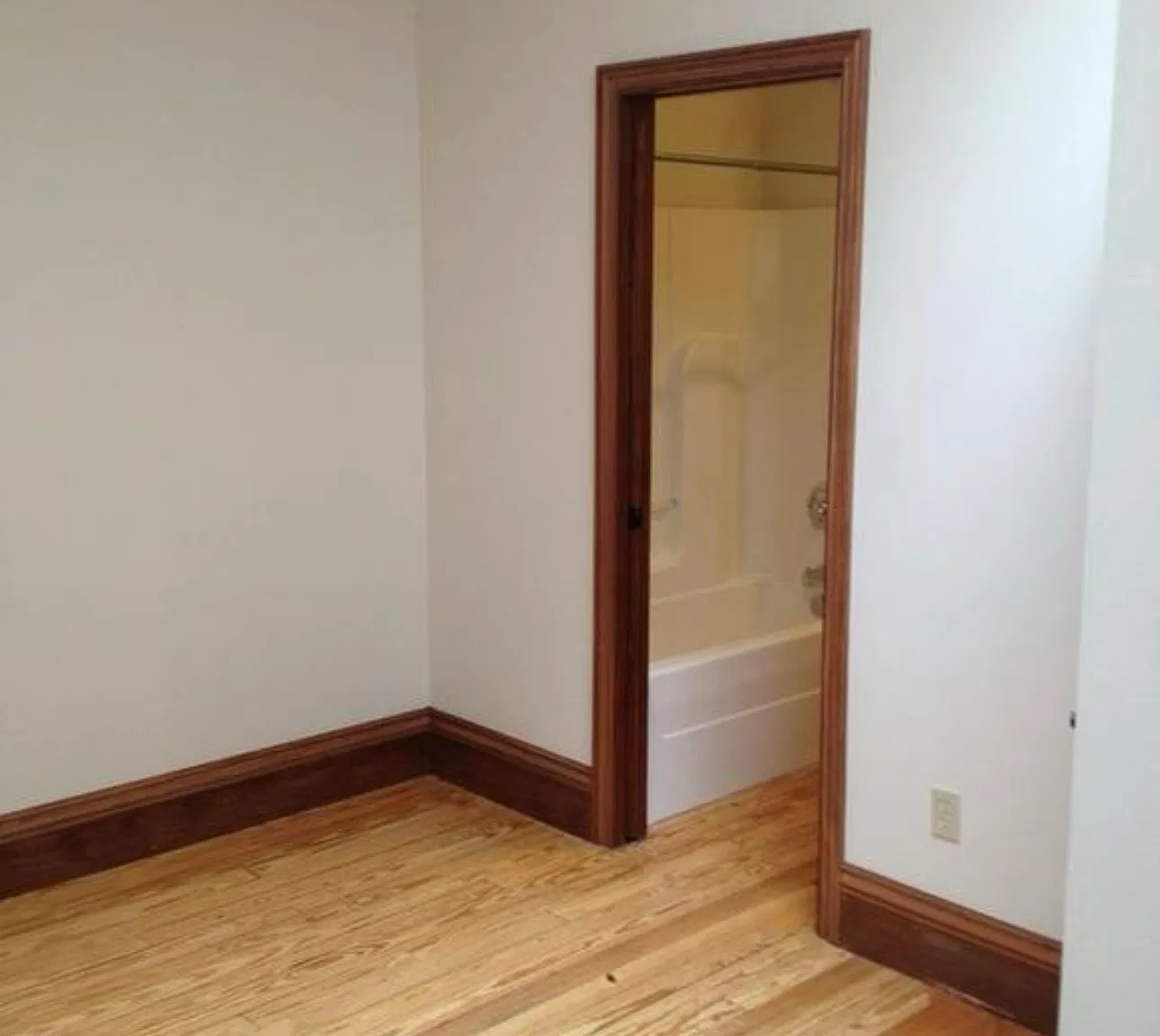 2 bed, 1200 sqft, $1,350 — Photo 4