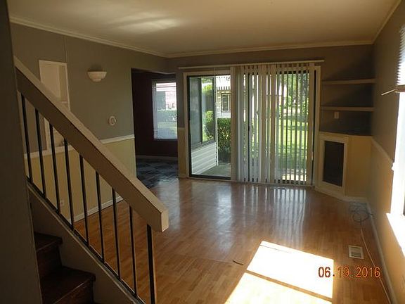 5th image of 1326 Kingsbury Dr Unit 5