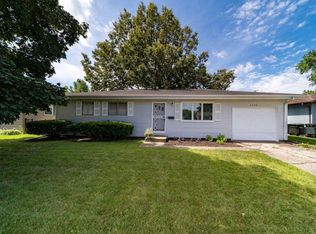 4974 Scenic Dr, South Bend, IN