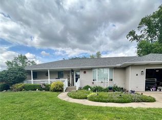 8 Briar Hill Rd, Paris, IL 61944