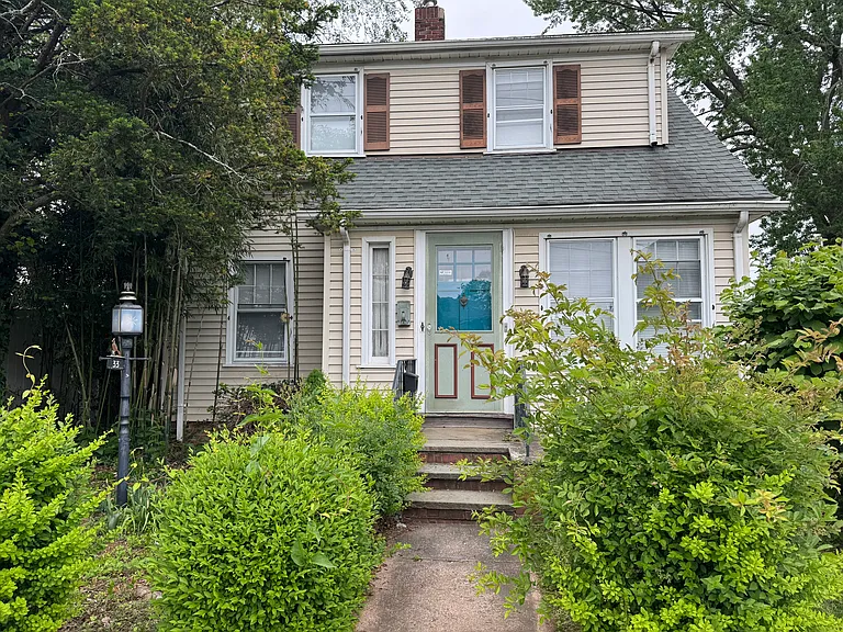 33 Mansion St — Photo 1