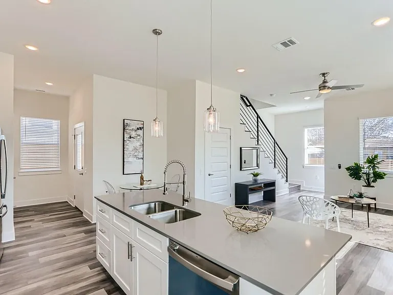 Breakfast bar, dining area and kitchen