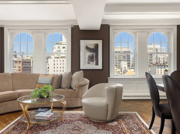 575 Park Avenue image 4 of 28