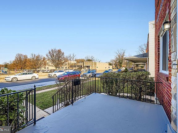 4th image of 3711 Ina Ave