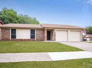 7500 Cedarhill Rd, Watauga, TX 76148