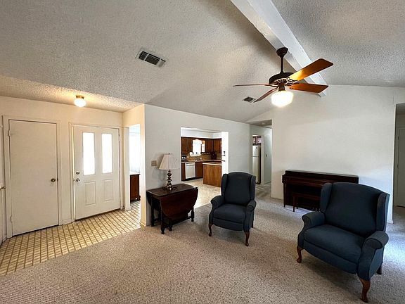 3rd image of 240 S Reed Cir