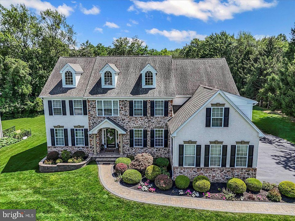 1st image of 882 Shavertown Rd