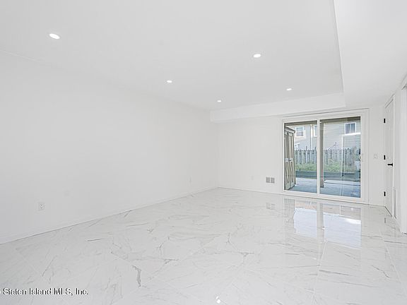 5th image of 23 Caswell Ln
