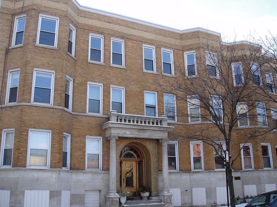 1st image of 601 W Wellington Ave #3A