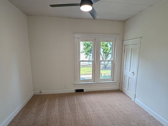 5th image of 409 Main St