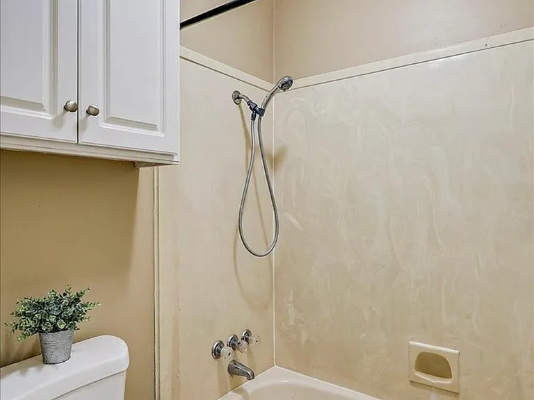 113 Amberwood Dr — Photo 20