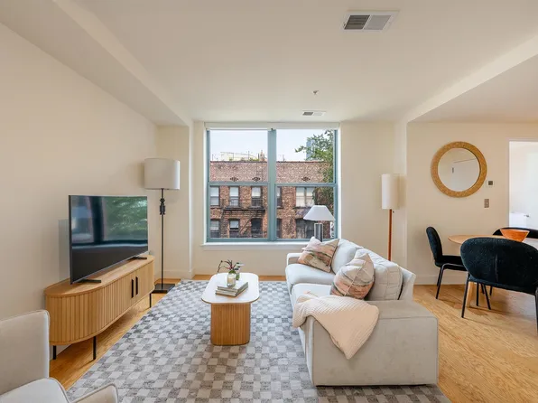 222 Montgomery Street image 1 of 19