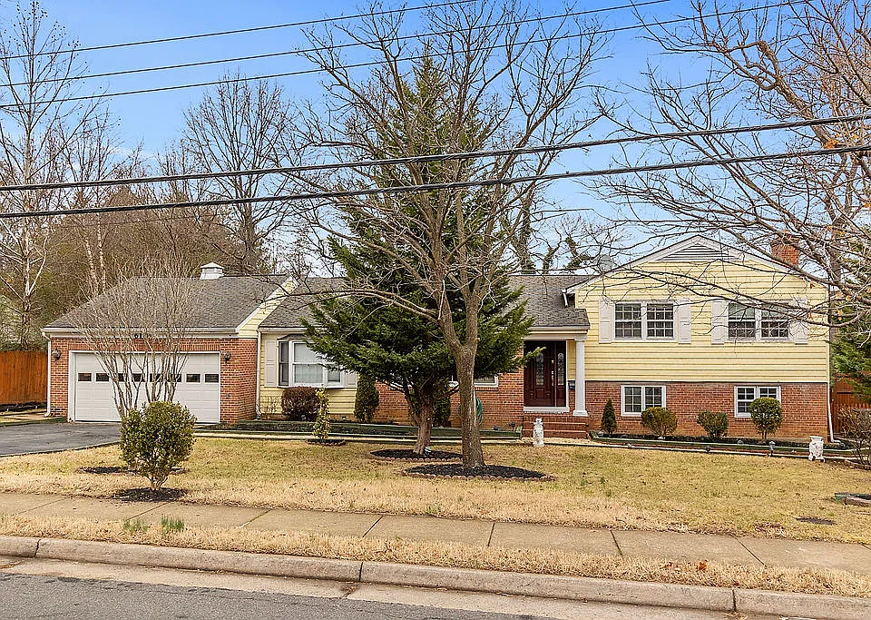6138 Beachway Dr