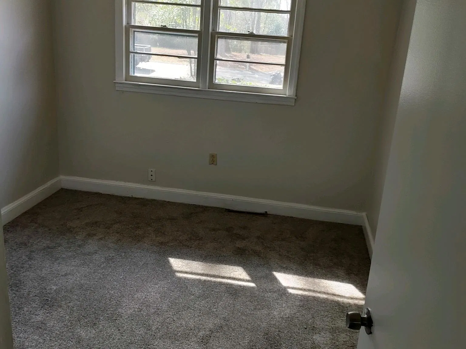 5408 Williamsburgh Dr — Photo 2