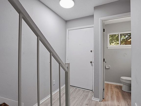 5th image of 220 Elizabeth St APT A9