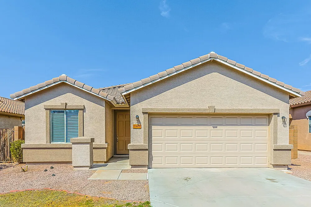 4 bed, 3.0 bath, 1825 sqft, $2,460 — Photo 1
