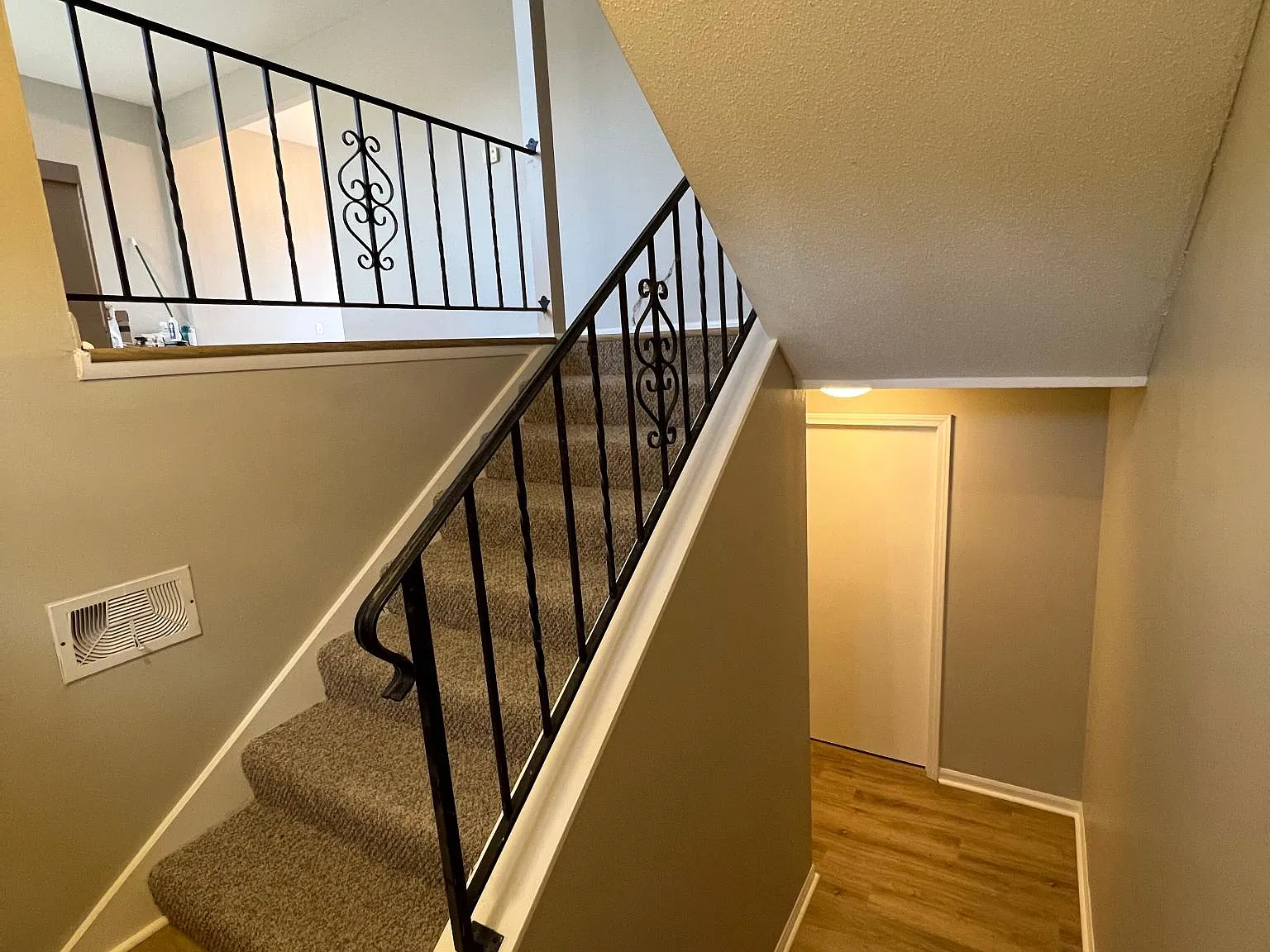 3 bed, 1.5 bath, 1248 sqft, $1,625 — Photo 2