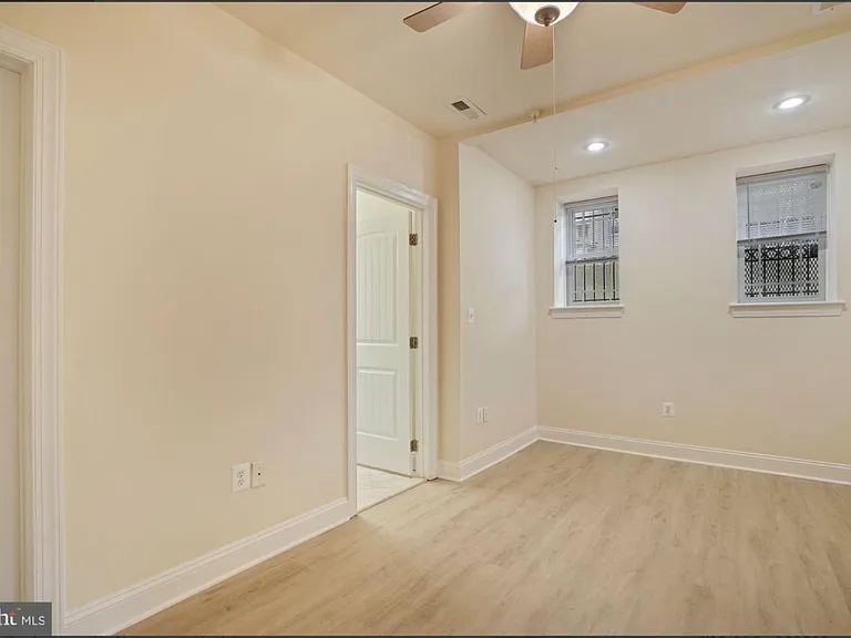 660 Morton Pl NE #2 — Photo 2