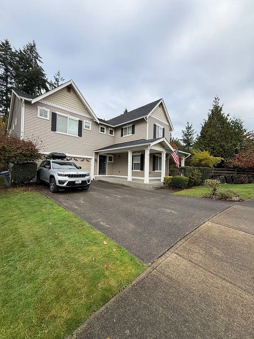 5-Bedroom DuPont Home with AC — Photo 2