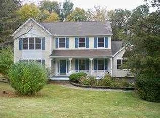 14 Bayberry Ln, New Milford, CT 06776