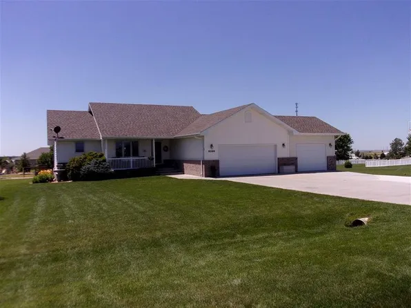 8398 S Sagebrush Rd, North Platte, NE 69101