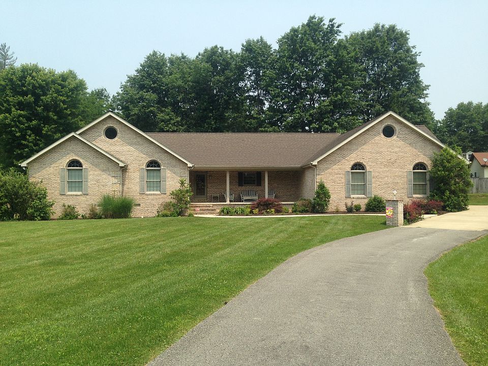 1st image of 10 Tyler Ct