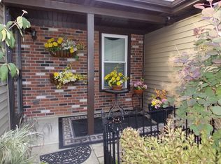 64 Washington Ave, Streamwood, IL 60107
