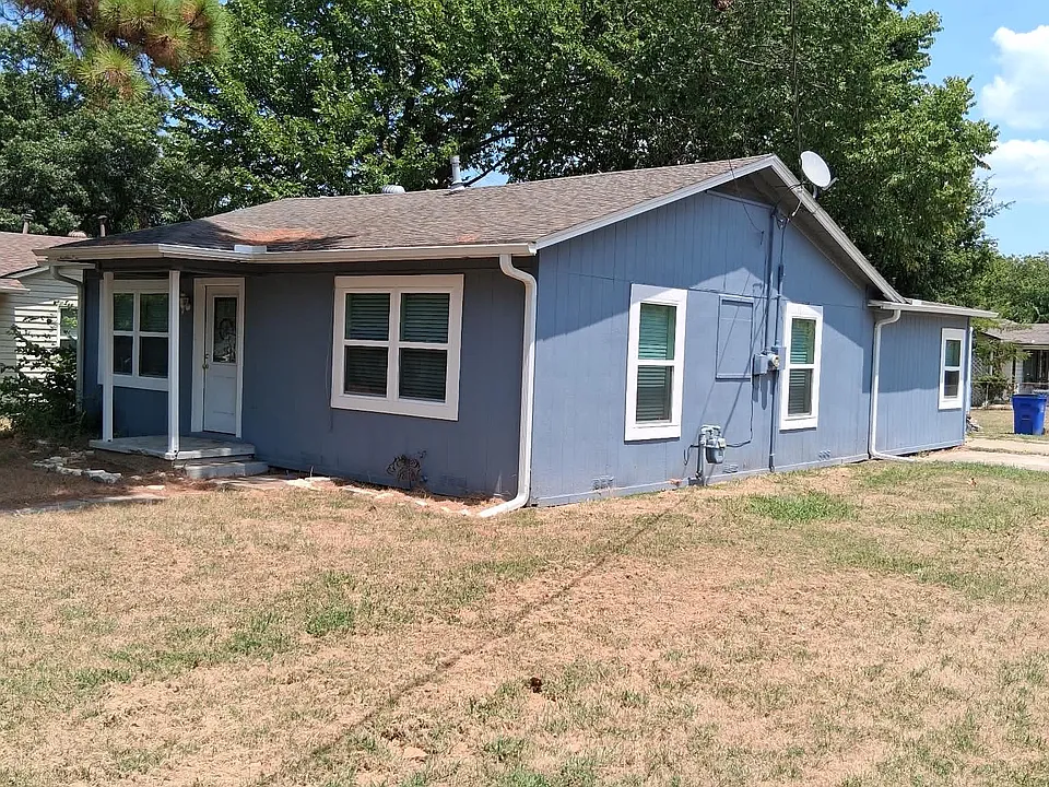 500 Center St