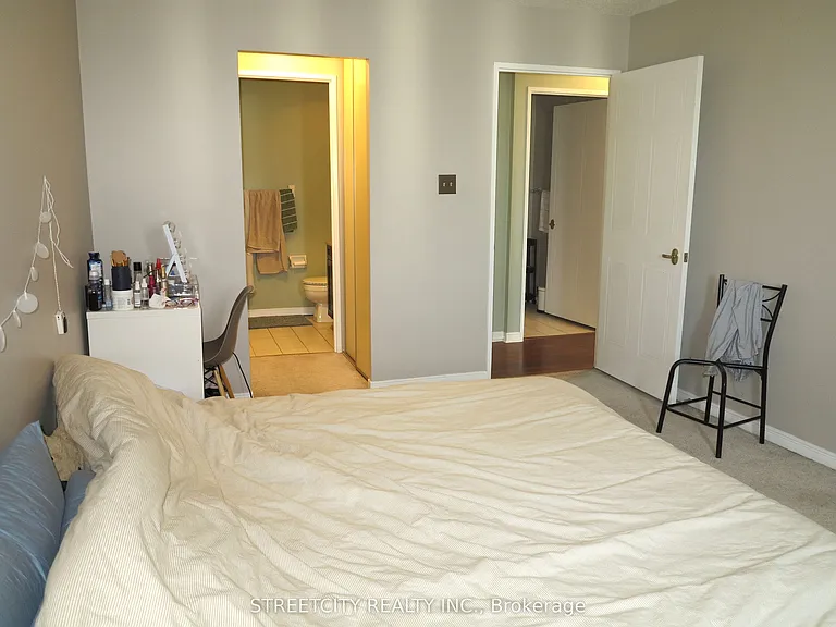570 Proudfoot Ln #1011 — Photo 16