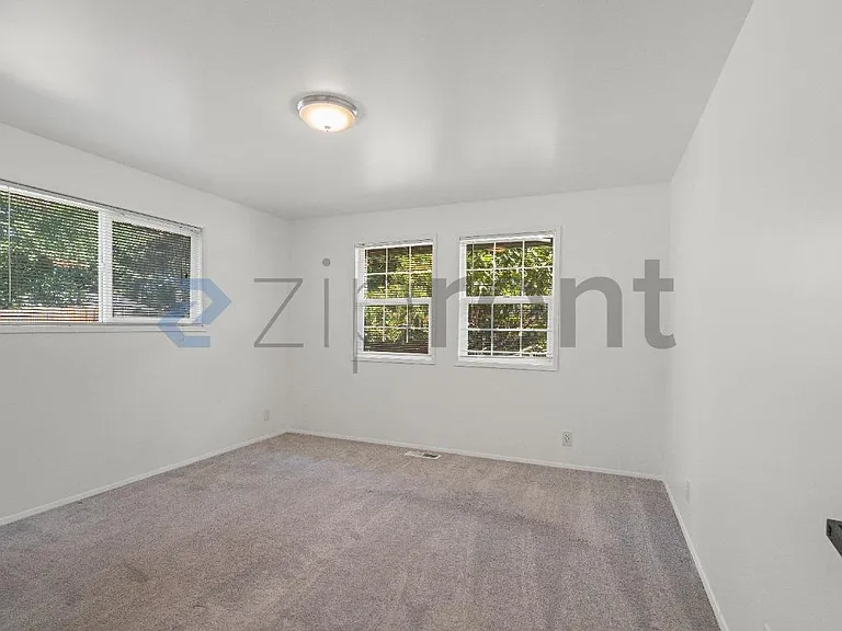 13005 NE 109th Pl — Photo 14