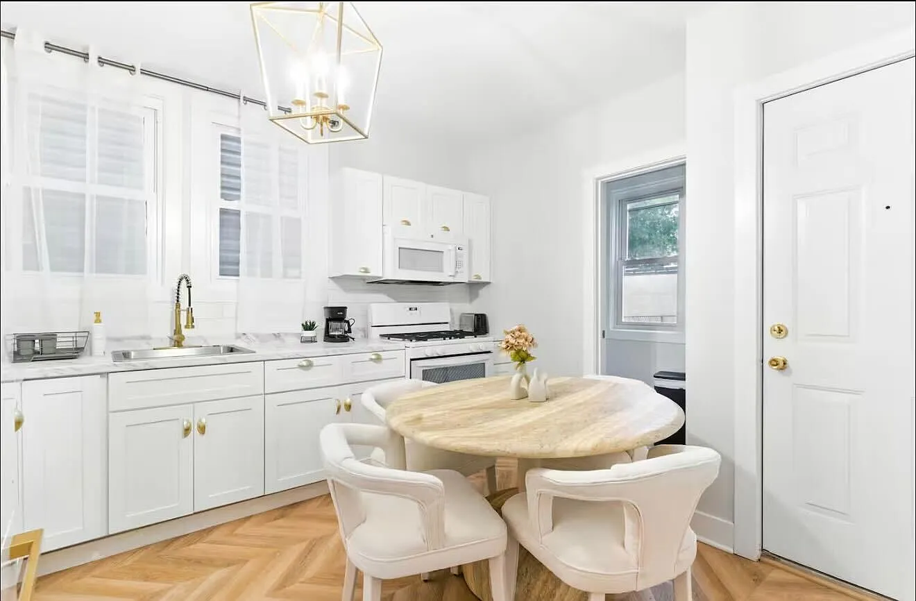 3 bed, $2,500 — Photo 2