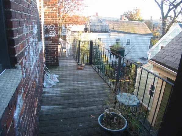 54 Kelly Rd, Cambridge, MA 02139