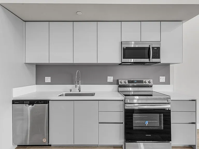 825 Coronado-Building — Photo 89
