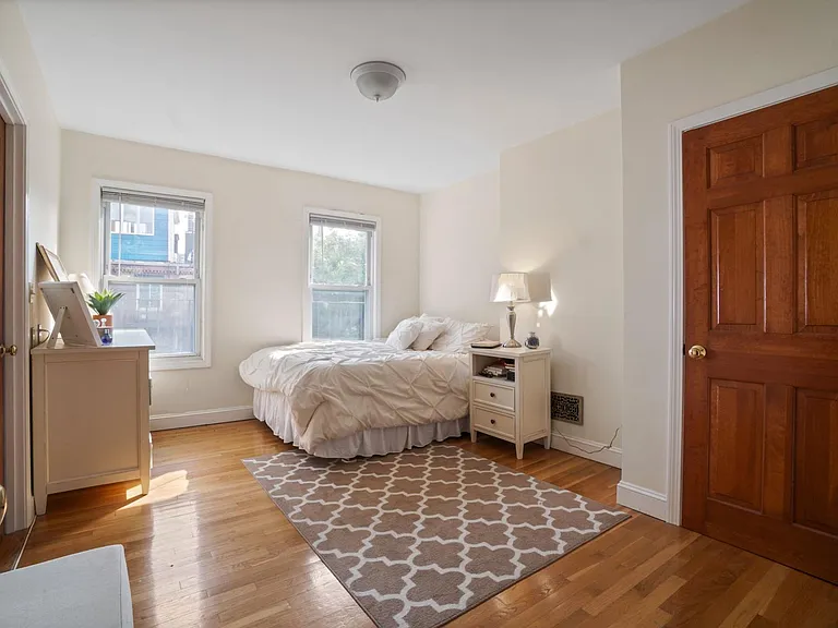 28 Milford St #3 — Photo 12
