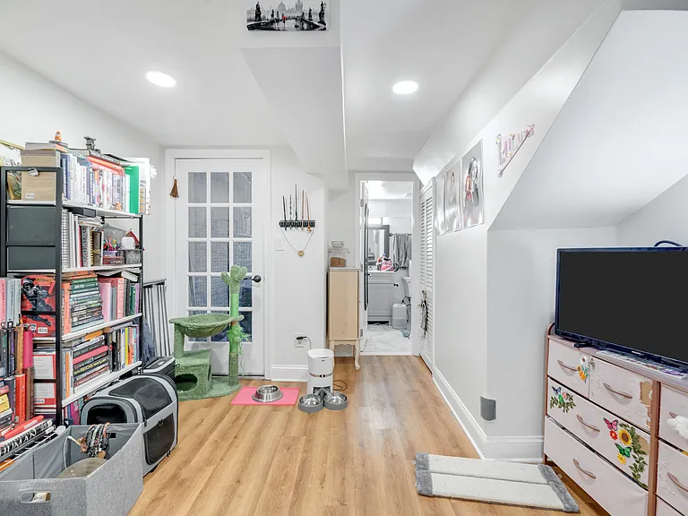1353 Massachusetts Ave SE #C — Photo 11