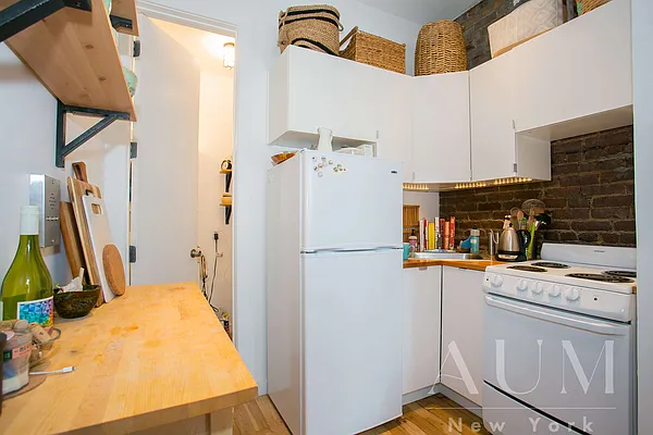 Rented by Zone Corp | media 11