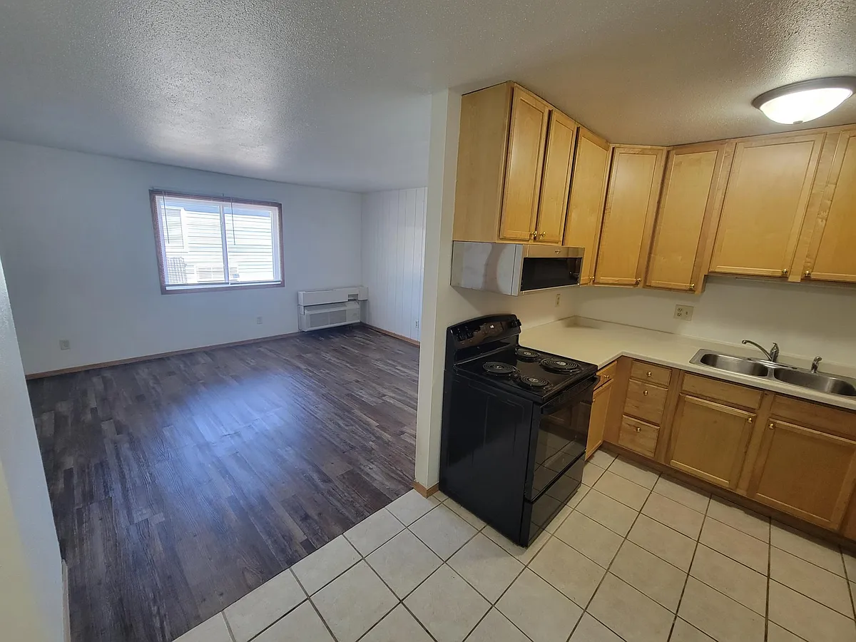 Building Photo - 1701 La Crescent St #133