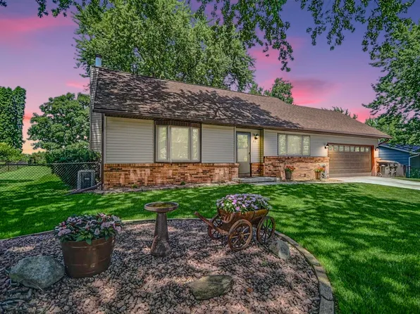 212 Pocahontas Ln, Deforest, WI 53532