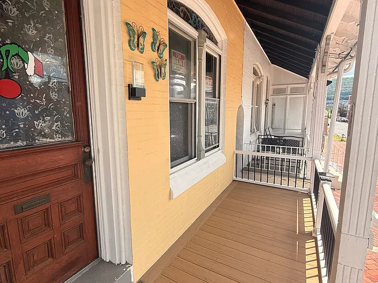 517 Windsor St #1 — Photo 20