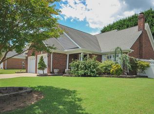 611 Ashley Commons Ct, Greer, SC 29651