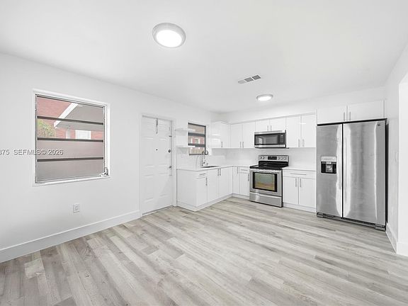 5th image of 1781 SW 13th St