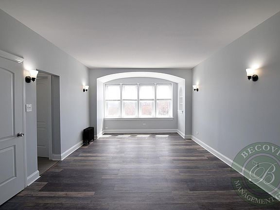 2nd image of 1600 W Sherwin Ave #407