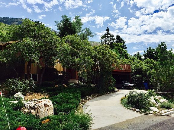 Semi-circular driveway