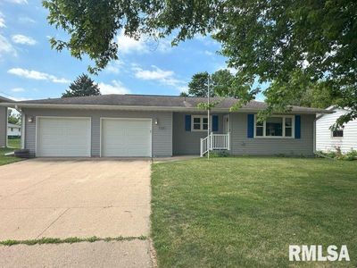1121 15th St, De Witt, IA, 52742